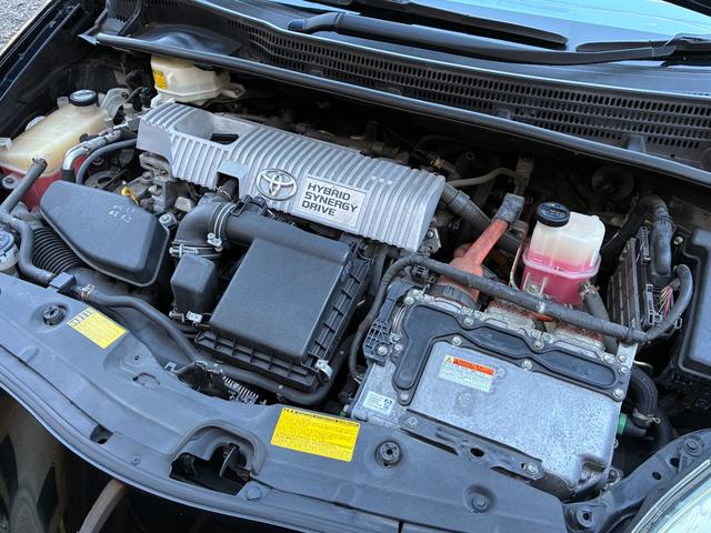 プリウス Ｓツーリングセレクション　純正ナビ　バックモニター　ＴＥＩＮ／ＦＲＥＸＺ車高調　ｆｅｎｉｃｅ１９インチアルミホイール　ＥＴＣ　フルセグＴＶ　Ｂｌｕｅｔｏｏｔｈオーディオ　オートヘッドライト　スペアタイヤ　オートＡＣ（73枚目）