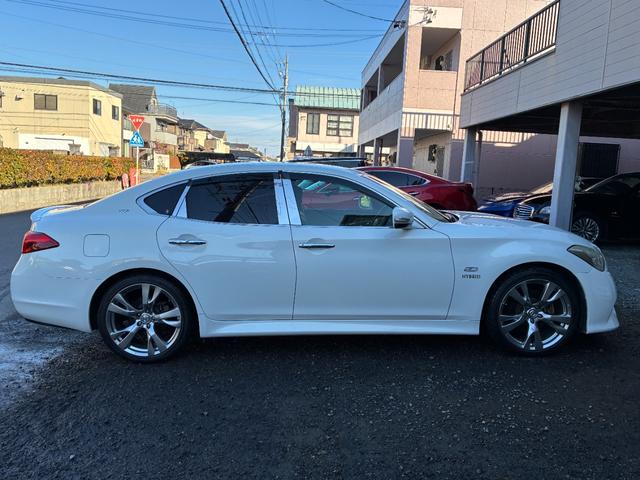 フーガハイブリッド VIPパッケージ OPフロントバンパー 純正20インチアルミホイール メーカーナビ バックカメラ フルセグTV 本革シート BOSEサウンドシステム インテリジェントクルコン シートメモリー シートヒーター&クーラー(21枚目)