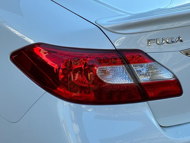 フーガハイブリッド VIPパッケージ OPフロントバンパー 純正20インチアルミホイール メーカーナビ バックカメラ フルセグTV 本革シート BOSEサウンドシステム インテリジェントクルコン シートメモリー シートヒーター&クーラー(38枚目)