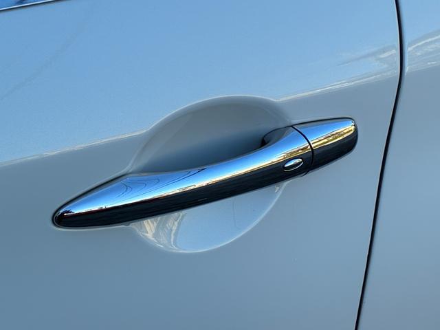 フーガハイブリッド VIPパッケージ OPフロントバンパー 純正20インチアルミホイール メーカーナビ バックカメラ フルセグTV 本革シート BOSEサウンドシステム インテリジェントクルコン シートメモリー シートヒーター&クーラー(40枚目)