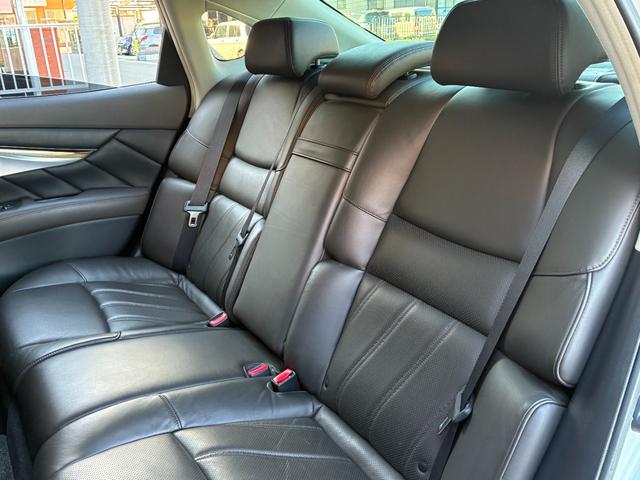 フーガハイブリッド VIPパッケージ OPフロントバンパー 純正20インチアルミホイール メーカーナビ バックカメラ フルセグTV 本革シート BOSEサウンドシステム インテリジェントクルコン シートメモリー シートヒーター&クーラー(43枚目)