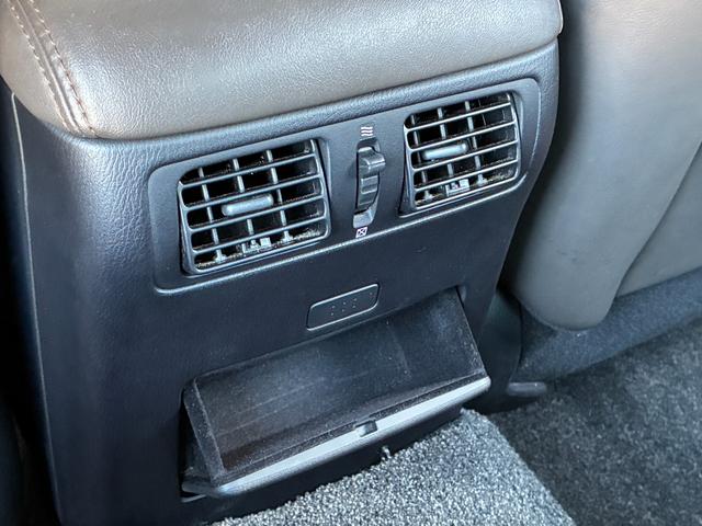 フーガハイブリッド VIPパッケージ OPフロントバンパー 純正20インチアルミホイール メーカーナビ バックカメラ フルセグTV 本革シート BOSEサウンドシステム インテリジェントクルコン シートメモリー シートヒーター&クーラー(45枚目)