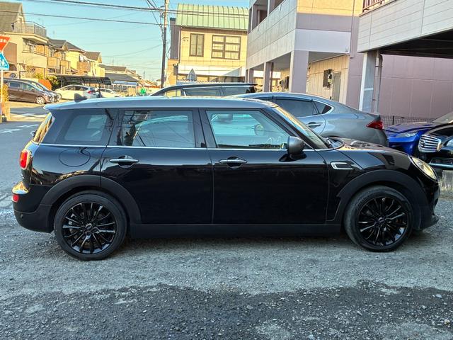 ＭＩＮＩ クーパーＤ　クラブマン　ディーゼル　タッチパネルナビ　純正バックモニター　ミラー一体型ＥＴＣ　スマートキー　クルーズコントロール　バックソナー　ストレージコンパートメントＰＫＧ　Ｂｌｕｅｔｏｏｔｈオーディオ　アイドリングＳ（18枚目）