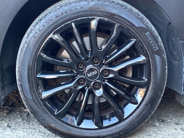 ＭＩＮＩ クーパーＤ　クラブマン　ディーゼル　タッチパネルナビ　純正バックモニター　ミラー一体型ＥＴＣ　スマートキー　クルーズコントロール　バックソナー　ストレージコンパートメントＰＫＧ　Ｂｌｕｅｔｏｏｔｈオーディオ　アイドリングＳ（27枚目）