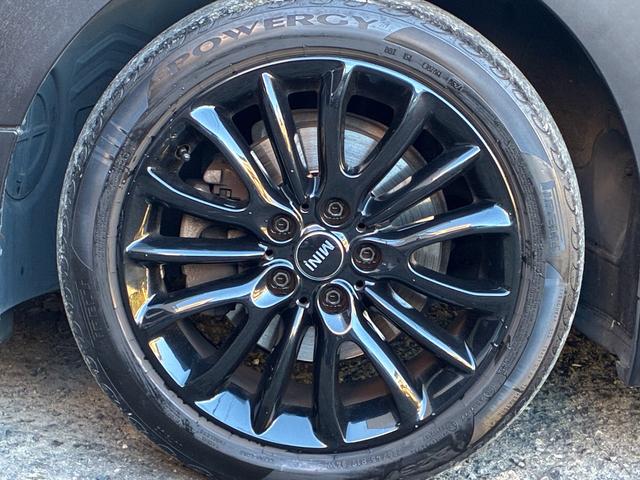 ＭＩＮＩ クーパーＤ　クラブマン　ディーゼル　タッチパネルナビ　純正バックモニター　ミラー一体型ＥＴＣ　スマートキー　クルーズコントロール　バックソナー　ストレージコンパートメントＰＫＧ　Ｂｌｕｅｔｏｏｔｈオーディオ　アイドリングＳ（28枚目）