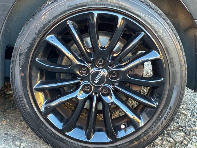 ＭＩＮＩ クーパーＤ　クラブマン　ディーゼル　タッチパネルナビ　純正バックモニター　ミラー一体型ＥＴＣ　スマートキー　クルーズコントロール　バックソナー　ストレージコンパートメントＰＫＧ　Ｂｌｕｅｔｏｏｔｈオーディオ　アイドリングＳ（29枚目）