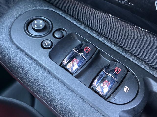 ＭＩＮＩ クーパーＤ　クラブマン　ディーゼル　タッチパネルナビ　純正バックモニター　ミラー一体型ＥＴＣ　スマートキー　クルーズコントロール　バックソナー　ストレージコンパートメントＰＫＧ　Ｂｌｕｅｔｏｏｔｈオーディオ　アイドリングＳ（50枚目）