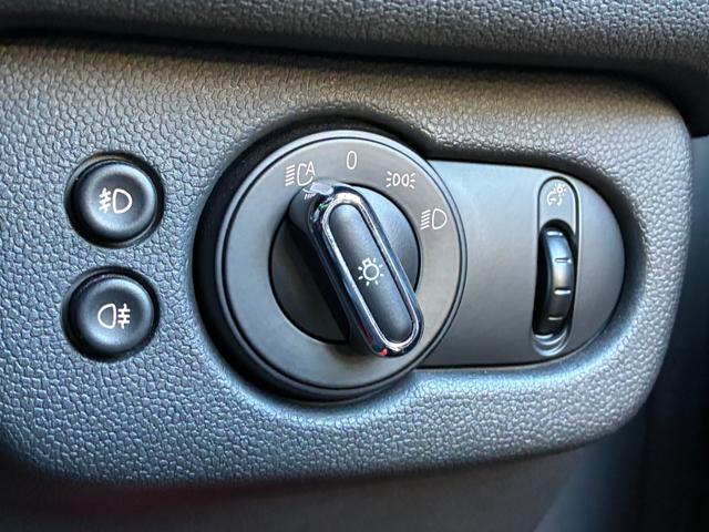 ＭＩＮＩ クーパーＤ　クラブマン　ディーゼル　タッチパネルナビ　純正バックモニター　ミラー一体型ＥＴＣ　スマートキー　クルーズコントロール　バックソナー　ストレージコンパートメントＰＫＧ　Ｂｌｕｅｔｏｏｔｈオーディオ　アイドリングＳ（51枚目）