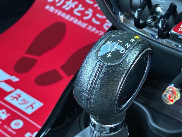 ＭＩＮＩ クーパーＤ　クラブマン　ディーゼル　タッチパネルナビ　純正バックモニター　ミラー一体型ＥＴＣ　スマートキー　クルーズコントロール　バックソナー　ストレージコンパートメントＰＫＧ　Ｂｌｕｅｔｏｏｔｈオーディオ　アイドリングＳ（63枚目）
