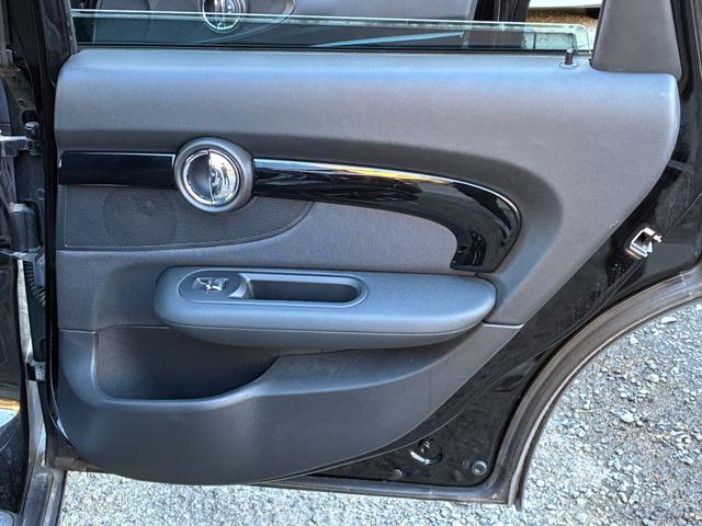 ＭＩＮＩ クーパーＤ　クラブマン　ディーゼル　タッチパネルナビ　純正バックモニター　ミラー一体型ＥＴＣ　スマートキー　クルーズコントロール　バックソナー　ストレージコンパートメントＰＫＧ　Ｂｌｕｅｔｏｏｔｈオーディオ　アイドリングＳ（70枚目）