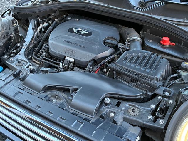 ＭＩＮＩ クーパーＤ　クラブマン　ディーゼル　タッチパネルナビ　純正バックモニター　ミラー一体型ＥＴＣ　スマートキー　クルーズコントロール　バックソナー　ストレージコンパートメントＰＫＧ　Ｂｌｕｅｔｏｏｔｈオーディオ　アイドリングＳ（75枚目）