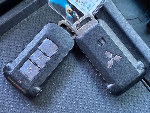 デリカD:5 G パワーパッケージ 4WD アルパイン8インチナビ フリップダウンモニター 両側電動スライドドア クルーズコントロール 7人乗り パドルシフト 純正18インチアルミホイール バックモニター フルセグTV DVD再生可(7枚目)