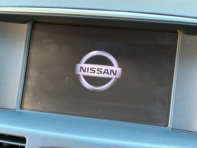 フーガハイブリッド ベースグレード 本革PKG BOSEサウンドシステム 純正ナビ バックモニター フロント&サイドカメラ レーダークルコン シートヒーター&クーラー フルセグTV ETC 純正18インチAW シートメモリー HID(3枚目)