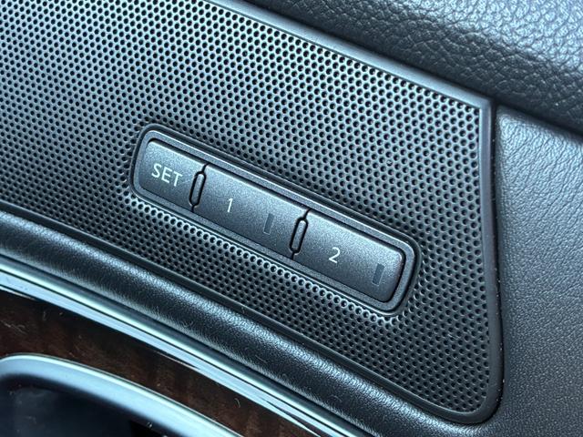 フーガハイブリッド ベースグレード 本革PKG BOSEサウンドシステム 純正ナビ バックモニター フロント&サイドカメラ レーダークルコン シートヒーター&クーラー フルセグTV ETC 純正18インチAW シートメモリー HID(5枚目)