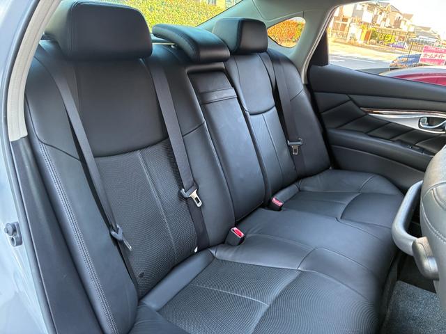 フーガハイブリッド ベースグレード 本革PKG BOSEサウンドシステム 純正ナビ バックモニター フロント&サイドカメラ レーダークルコン シートヒーター&クーラー フルセグTV ETC 純正18インチAW シートメモリー HID(11枚目)