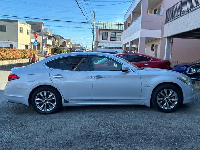 フーガハイブリッド ベースグレード 本革PKG BOSEサウンドシステム 純正ナビ バックモニター フロント&サイドカメラ レーダークルコン シートヒーター&クーラー フルセグTV ETC 純正18インチAW シートメモリー HID(17枚目)