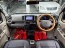 コックピット。車内もキレイで嫌な臭いもありません！ご納車後の臭いが付きにくくなる「空気触媒コーティング」もあります。アイポイントが高いので視認性が高く、運転しやすいお車です！