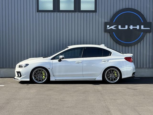 ＷＲＸ ＳＴＩ ＳＴＩ　６ＭＴ　アドバンスドセーフティーパッケージ　ＫＵＨＬエアロ　フロント／サイド／グリル／Ｂダクトカバー　　ＶＥＲＺ１９インチＫＣＶ０２　　楽ナビ　ＨＫＳハイパワーＳＰＥＣ－Ｌ２マフラー　ＢＬＩＴＺ車高調（5枚目）