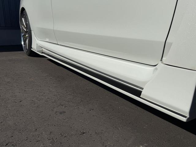 ＷＲＸ ＳＴＩ ＳＴＩ　６ＭＴ　アドバンスドセーフティーパッケージ　ＫＵＨＬエアロ　フロント／サイド／グリル／Ｂダクトカバー　　ＶＥＲＺ１９インチＫＣＶ０２　　楽ナビ　ＨＫＳハイパワーＳＰＥＣ－Ｌ２マフラー　ＢＬＩＴＺ車高調（13枚目）