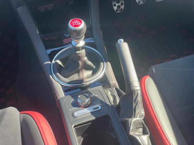 ＷＲＸ ＳＴＩ ＳＴＩ　６ＭＴ　アドバンスドセーフティーパッケージ　ＫＵＨＬエアロ　フロント／サイド／グリル／Ｂダクトカバー　　ＶＥＲＺ１９インチＫＣＶ０２　　楽ナビ　ＨＫＳハイパワーＳＰＥＣ－Ｌ２マフラー　ＢＬＩＴＺ車高調（24枚目）