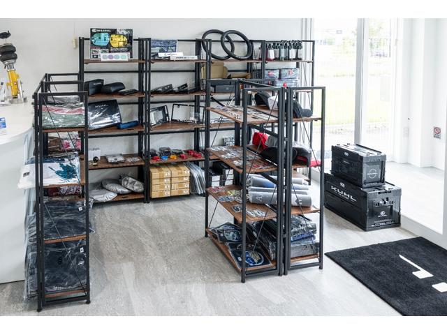 ＷＲＸ ＳＴＩ ＳＴＩ　６ＭＴ　アドバンスドセーフティーパッケージ　ＫＵＨＬエアロ　フロント／サイド／グリル／Ｂダクトカバー　　ＶＥＲＺ１９インチＫＣＶ０２　　楽ナビ　ＨＫＳハイパワーＳＰＥＣ－Ｌ２マフラー　ＢＬＩＴＺ車高調（71枚目）