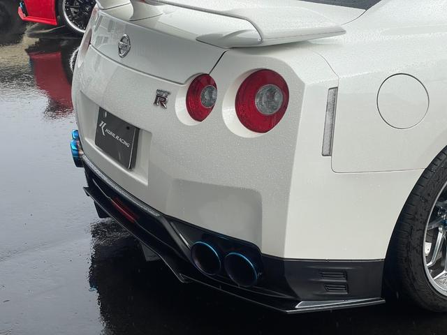 GT-R プレミアムエディション 4WD KUHLコンプリート KUHL35R-FAフロントバンパー/KR-35RRIIサイド/リヤディフューザーフィン付き/KUHL4テールマフラー/VERZ20インチKCV04アルミ/デジタルミラー(16枚目)