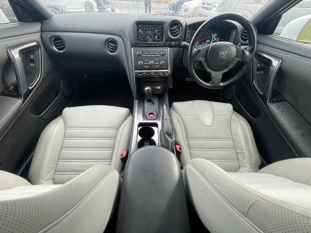 GT-R プレミアムエディション 4WD KUHLコンプリート KUHL35R-FAフロントバンパー/KR-35RRIIサイド/リヤディフューザーフィン付き/KUHL4テールマフラー/VERZ20インチKCV04アルミ/デジタルミラー(22枚目)