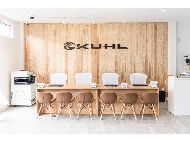 GT-R プレミアムエディション 4WD KUHLコンプリート KUHL35R-FAフロントバンパー/KR-35RRIIサイド/リヤディフューザーフィン付き/KUHL4テールマフラー/VERZ20インチKCV04アルミ/デジタルミラー(66枚目)