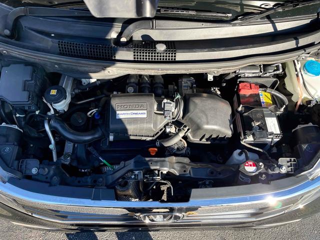 Ｎ－ＷＧＮカスタム Ｇ　ナビ　ＴＶ　衝突被害軽減システム　ＨＩＤ　スマートキー　アイドリングストップ　ベンチシート　ＣＶＴ　盗難防止システム　ＡＢＳ　ＥＳＣ　アルミホイール　衝突安全ボディ　エアコン　パワーステアリング（20枚目）