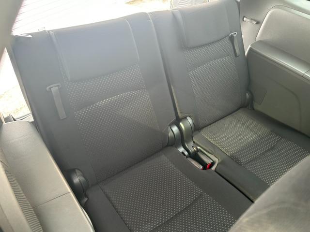 アイシス プラタナ　純正ナビ　バックカメラ　両側電動パワースライド　オートライト　７人乗り（15枚目）