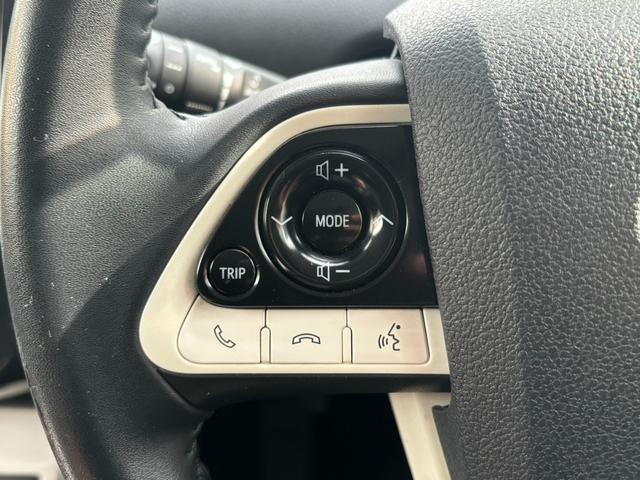 プリウス Ｓセーフティプラス　純正９インチナビ　バックカメラ　ＥＴＣ　インテリキー　Ｂｌｕｅｔｏｏｔｈ　衝突軽減　レーダークルーズ　プッシュスタート（6枚目）