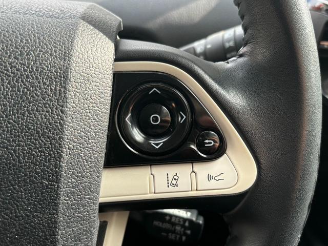 プリウス Ｓセーフティプラス　純正９インチナビ　バックカメラ　ＥＴＣ　インテリキー　Ｂｌｕｅｔｏｏｔｈ　衝突軽減　レーダークルーズ　プッシュスタート（7枚目）