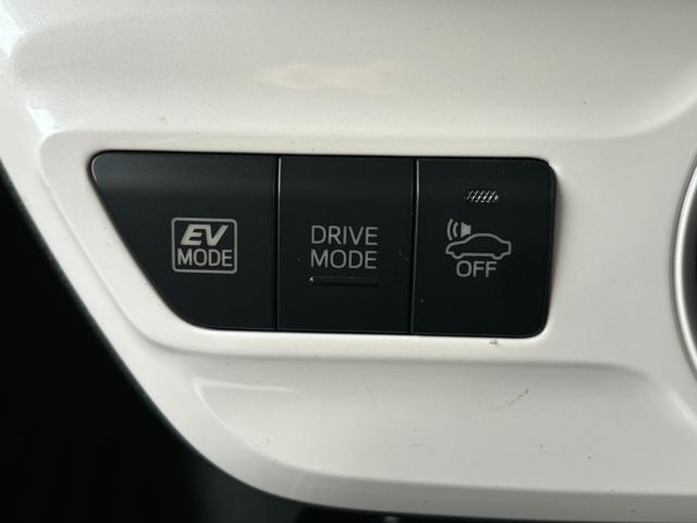 プリウス Ｓセーフティプラス　純正９インチナビ　バックカメラ　ＥＴＣ　インテリキー　Ｂｌｕｅｔｏｏｔｈ　衝突軽減　レーダークルーズ　プッシュスタート（16枚目）