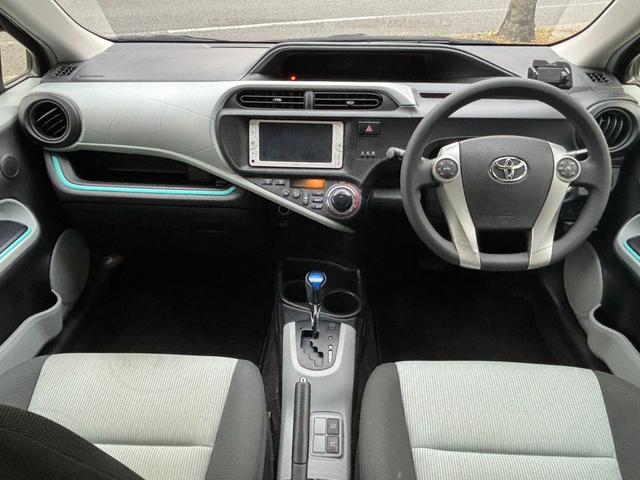 アクア S 純正ナビ バックカメラ ETC プッシュスタート インテリキー オートマチックライト 社外15インチAW 禁煙車 ステアリングリモコン ワンセグ EVモード ECOモード(2枚目)