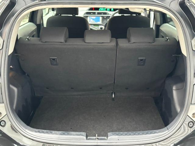 アクア S 純正ナビ バックカメラ ETC プッシュスタート インテリキー オートマチックライト 社外15インチAW 禁煙車 ステアリングリモコン ワンセグ EVモード ECOモード(11枚目)