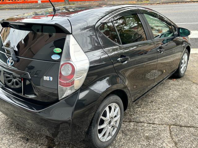 アクア S 純正ナビ バックカメラ ETC プッシュスタート インテリキー オートマチックライト 社外15インチAW 禁煙車 ステアリングリモコン ワンセグ EVモード ECOモード(32枚目)