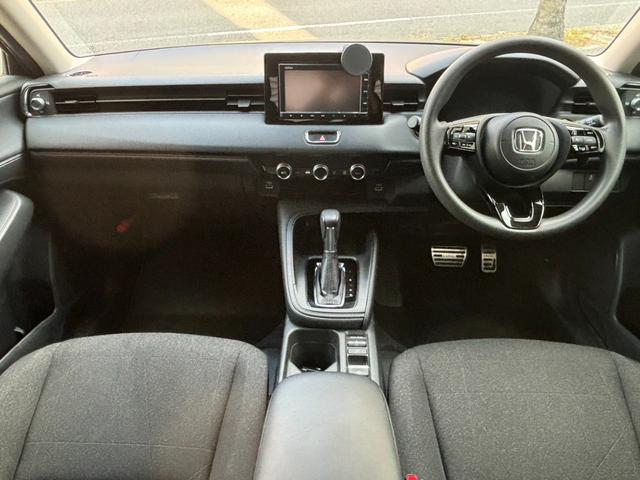 ヴェゼル ｅ：ＨＥＶ　Ｘ　純正ＳＤナビ　バックカメラ　ＥＴＣ　ドライブレコーダー　衝突軽減　Ｂｌｕｅｔｏｏｔｈ接続　プッシュスタート　インテリキー　レーダークルーズ　ＬＥＤヘッド　オートマチックライト（2枚目）