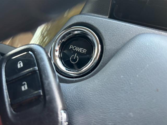 ヴェゼル ｅ：ＨＥＶ　Ｘ　純正ＳＤナビ　バックカメラ　ＥＴＣ　ドライブレコーダー　衝突軽減　Ｂｌｕｅｔｏｏｔｈ接続　プッシュスタート　インテリキー　レーダークルーズ　ＬＥＤヘッド　オートマチックライト（7枚目）