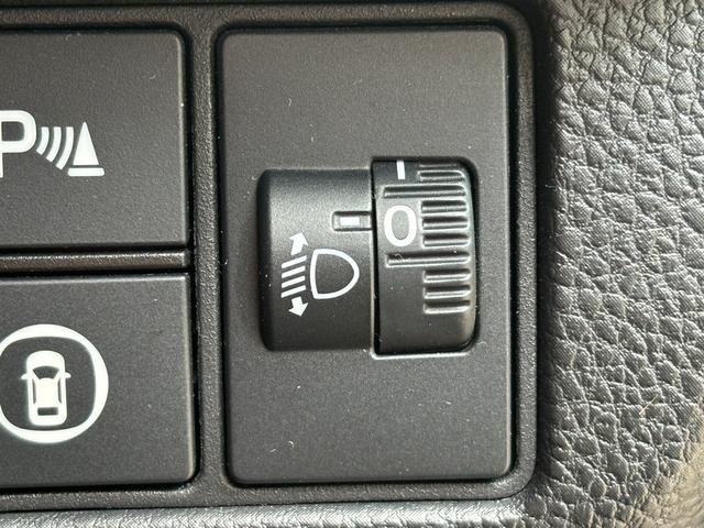 ヴェゼル ｅ：ＨＥＶ　Ｘ　純正ＳＤナビ　バックカメラ　ＥＴＣ　ドライブレコーダー　衝突軽減　Ｂｌｕｅｔｏｏｔｈ接続　プッシュスタート　インテリキー　レーダークルーズ　ＬＥＤヘッド　オートマチックライト（19枚目）