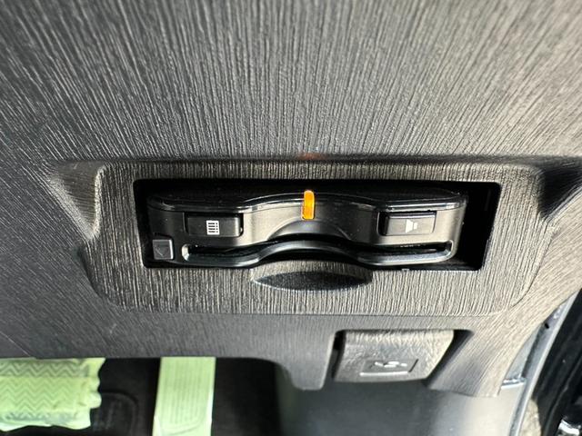 プリウスアルファ Ｓ　後期　禁煙車　アルパインＢＩＧＸナビ　フルセグ　ドライブレコーダー　Ｂｌｕｅｔｏｏｔｈ接続可能　バックカメラ　ＥＴＣ　スマートキー　１６インチアルミ（10枚目）