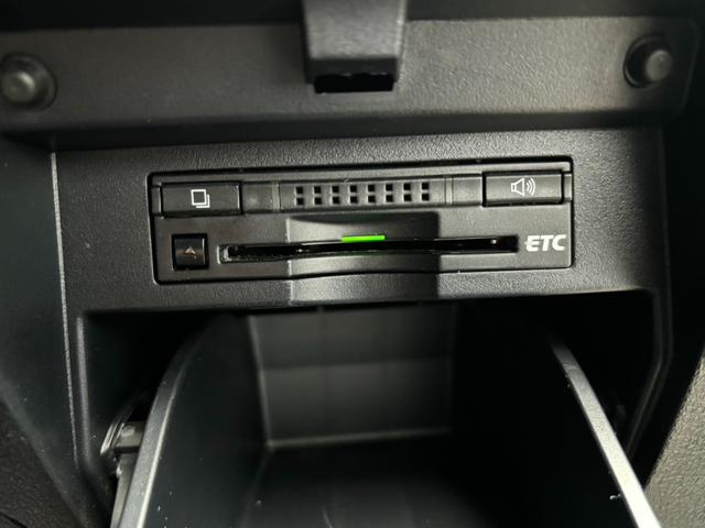 ヴェルファイア ２．５Ｚ　Ａエディション　９型ＳＤナビ　フリップダウンモニター　両側電動スライドドア　禁煙車　ＥＴＣ　バックカメラ　Ｂｌｕｅｔｏｏｔｈ接続　レーダークルーズコントロール　ステアリングリモコン　プッシュスタート　インテリキー（7枚目）