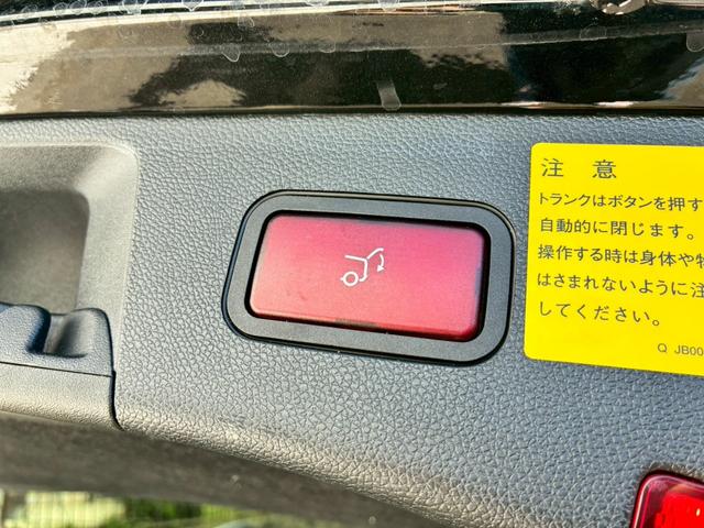 Ｅクラスステーションワゴン Ｅ３５０ブルテックアバンＧ　ＡＭＧスポーツＰＫＧ　ＡＩＳ鑑定済　純正ナビ　フルセグ　ブラックレザー　シートヒーター　社外１９ｉｎｃＡＷ　ＨＩＤヘッドライト　クリアランスソナー　パワーシート　シートメモリー　クルーズコントロール（42枚目）