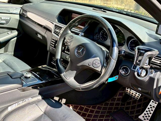 Ｅクラスステーションワゴン Ｅ３５０ブルテックアバンＧ　ＡＭＧスポーツＰＫＧ　ＡＩＳ鑑定済　純正ナビ　フルセグ　ブラックレザー　シートヒーター　社外１９ｉｎｃＡＷ　ＨＩＤヘッドライト　クリアランスソナー　パワーシート　シートメモリー　クルーズコントロール（54枚目）