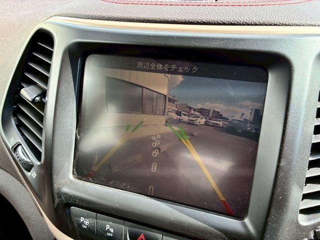 ジープ・チェロキー ウォーリアー　純正ナビ　バックカメラ　アダプティブクルーズコントロール　革シート　シートヒーター　パワーシート　パワーバックドア　ブラインドスポットモニター　Ｂｌｕｅｔｏｏｔｈ　アドバンスドブレーキアシスト（18枚目）