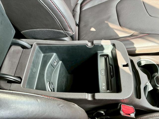 ジープ・チェロキー ウォーリアー　純正ナビ　バックカメラ　アダプティブクルーズコントロール　革シート　シートヒーター　パワーシート　パワーバックドア　ブラインドスポットモニター　Ｂｌｕｅｔｏｏｔｈ　アドバンスドブレーキアシスト（25枚目）