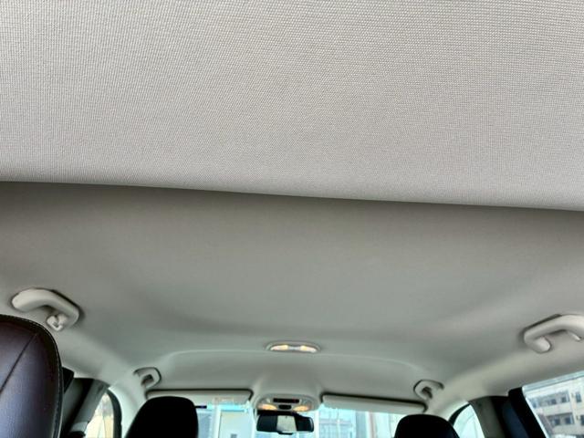 ジープ・チェロキー ウォーリアー　純正ナビ　バックカメラ　アダプティブクルーズコントロール　革シート　シートヒーター　パワーシート　パワーバックドア　ブラインドスポットモニター　Ｂｌｕｅｔｏｏｔｈ　アドバンスドブレーキアシスト（42枚目）