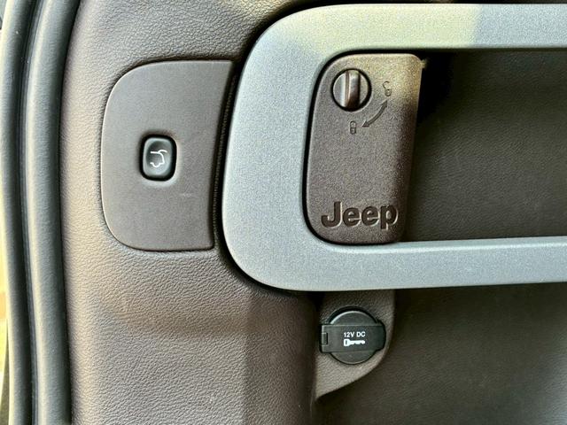 ジープ・チェロキー ウォーリアー　純正ナビ　バックカメラ　アダプティブクルーズコントロール　革シート　シートヒーター　パワーシート　パワーバックドア　ブラインドスポットモニター　Ｂｌｕｅｔｏｏｔｈ　アドバンスドブレーキアシスト（43枚目）