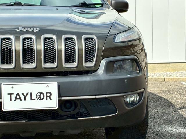 ジープ・チェロキー ウォーリアー　純正ナビ　バックカメラ　アダプティブクルーズコントロール　革シート　シートヒーター　パワーシート　パワーバックドア　ブラインドスポットモニター　Ｂｌｕｅｔｏｏｔｈ　アドバンスドブレーキアシスト（56枚目）