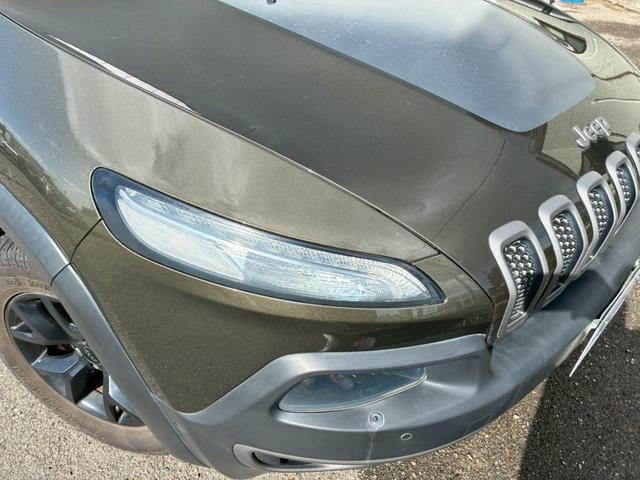 ジープ・チェロキー ウォーリアー　純正ナビ　バックカメラ　アダプティブクルーズコントロール　革シート　シートヒーター　パワーシート　パワーバックドア　ブラインドスポットモニター　Ｂｌｕｅｔｏｏｔｈ　アドバンスドブレーキアシスト（66枚目）