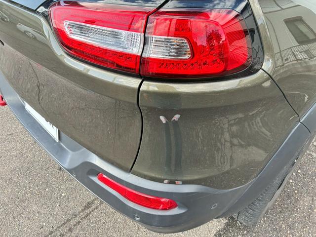 ジープ・チェロキー ウォーリアー　純正ナビ　バックカメラ　アダプティブクルーズコントロール　革シート　シートヒーター　パワーシート　パワーバックドア　ブラインドスポットモニター　Ｂｌｕｅｔｏｏｔｈ　アドバンスドブレーキアシスト（68枚目）